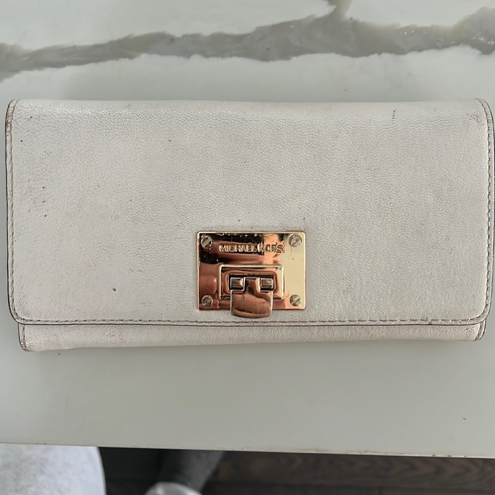 Michael Kors Wallet *authentic*